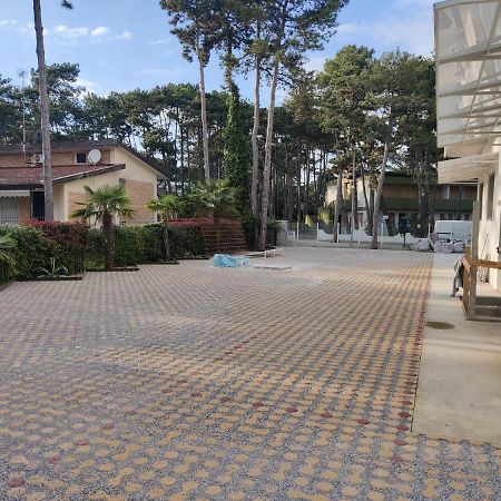 Hotel Meuble Nazionale Lignano Sabbiadoro Ngoại thất bức ảnh