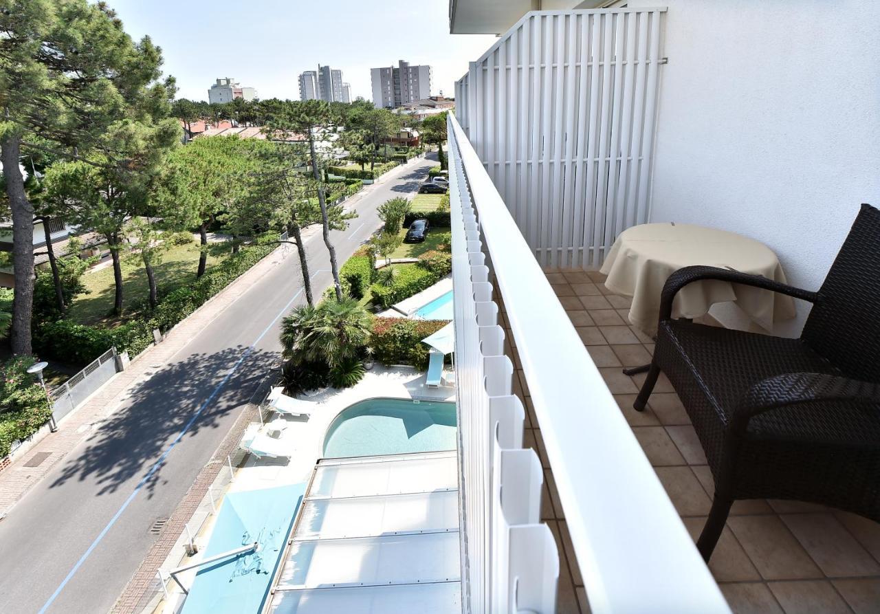 Hotel Meuble Nazionale Lignano Sabbiadoro Ngoại thất bức ảnh