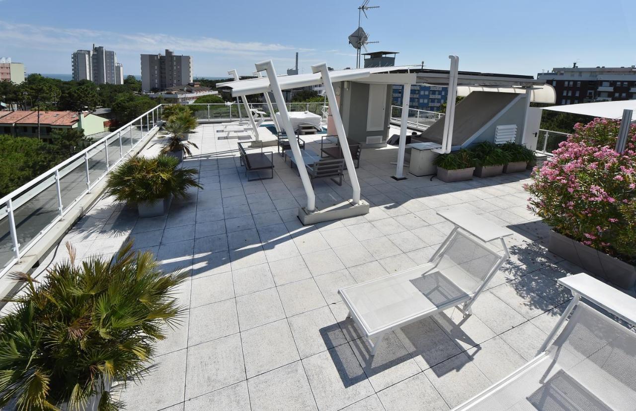Hotel Meuble Nazionale Lignano Sabbiadoro Ngoại thất bức ảnh