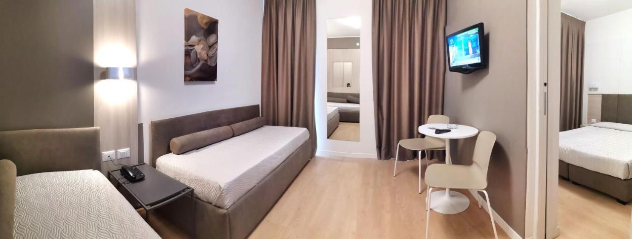 Hotel Meuble Nazionale Lignano Sabbiadoro Ngoại thất bức ảnh