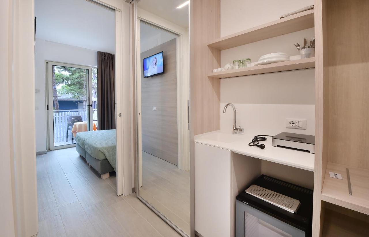 Hotel Meuble Nazionale Lignano Sabbiadoro Ngoại thất bức ảnh