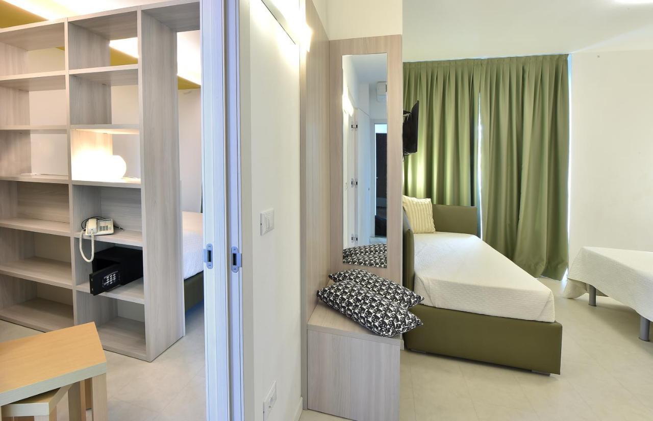 Hotel Meuble Nazionale Lignano Sabbiadoro Ngoại thất bức ảnh
