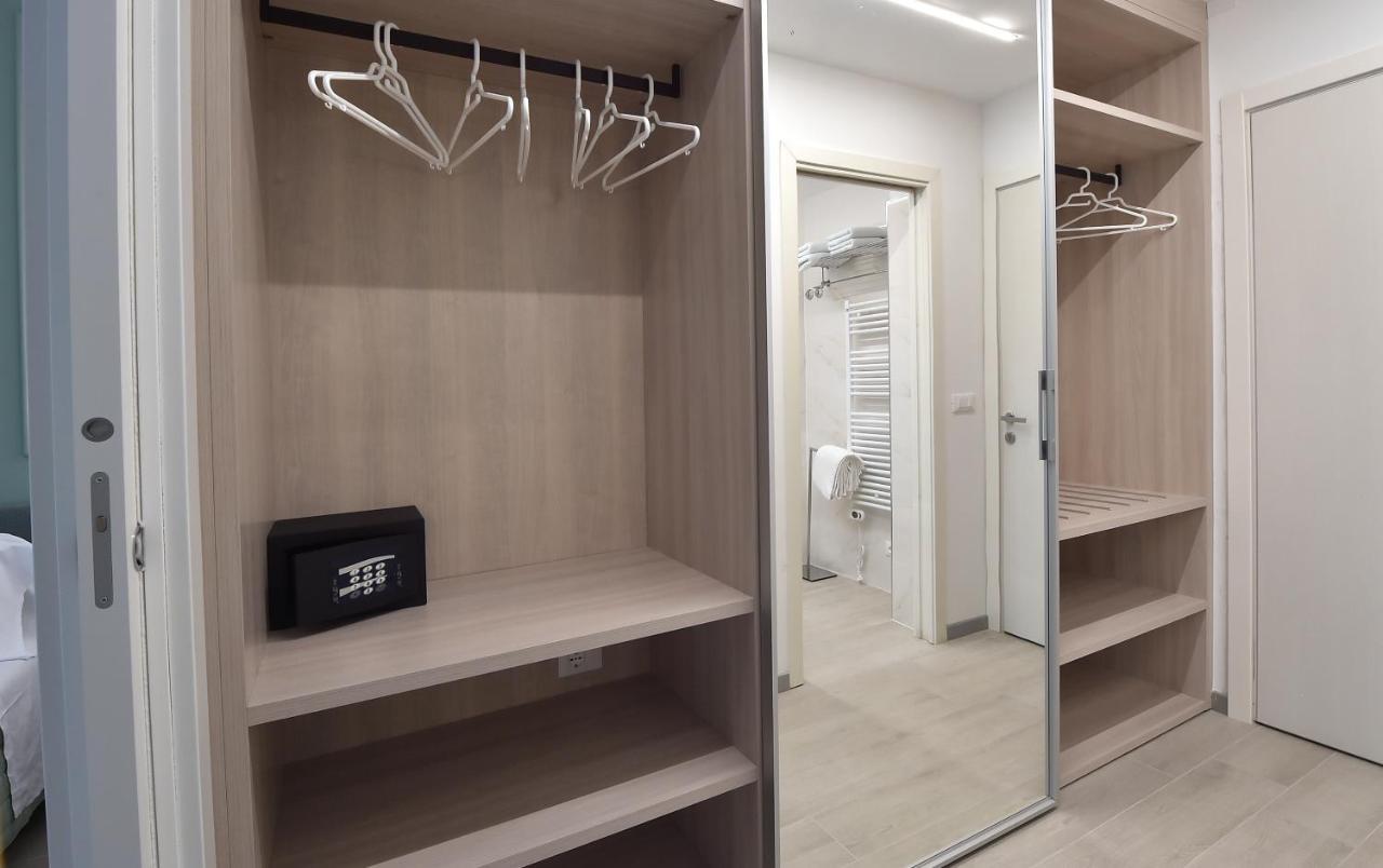 Hotel Meuble Nazionale Lignano Sabbiadoro Ngoại thất bức ảnh
