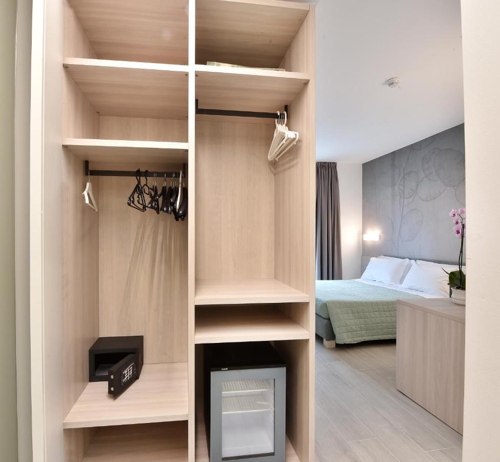 Hotel Meuble Nazionale Lignano Sabbiadoro Ngoại thất bức ảnh
