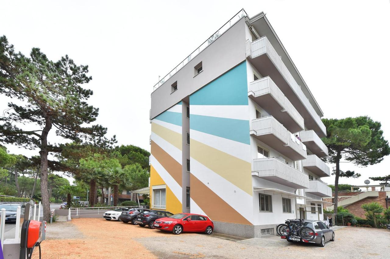 Hotel Meuble Nazionale Lignano Sabbiadoro Ngoại thất bức ảnh